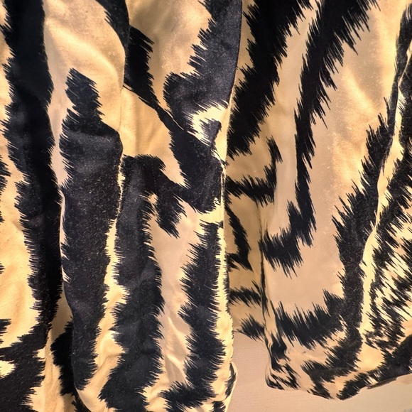 Ted Baker Nuuras High- Neck Navy Blue and Cream Zebra Pattern Blouse Size 3 - Picture 10 of 11